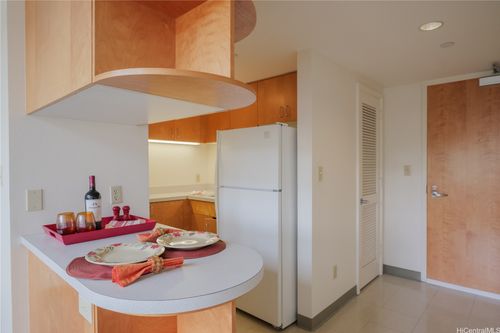 633-545 Queen St, Honolulu, HI, 96813-5075 | Card Image