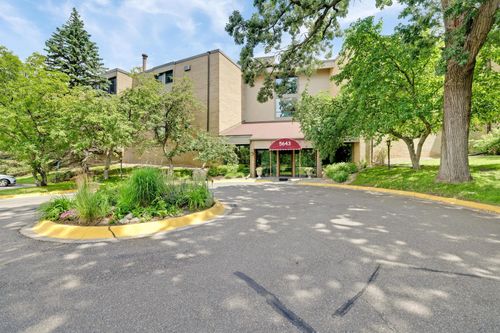 apt-107-5643 Green Circle Dr, Minnetonka, MN, 55343-9652 | Card Image