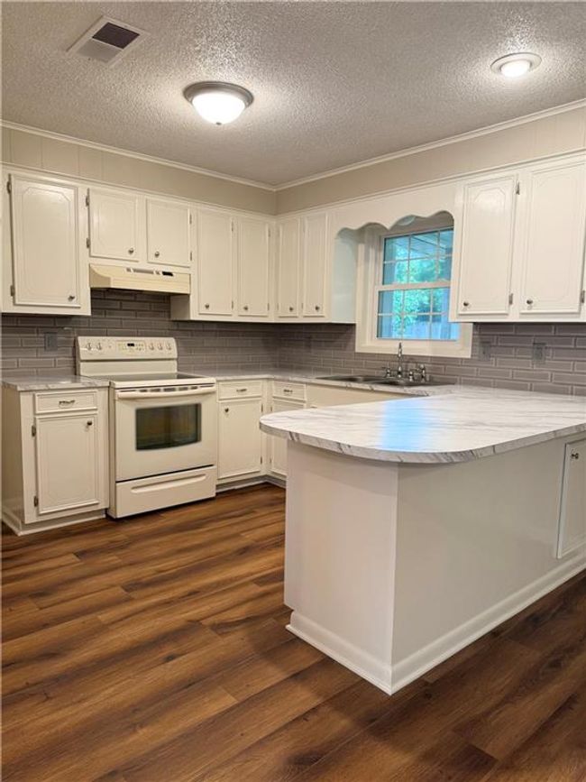 6614 Lost Ridge Drive Drive, House other with 3 bedrooms, 2 bathrooms and null parking in Pineville LA | Image 7