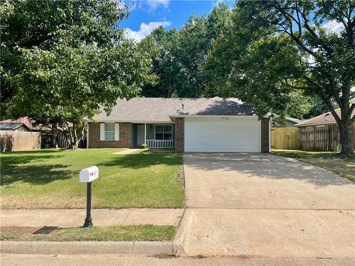 947 Merry Ln, Springdale, AR, 72762-2949 | Card Image