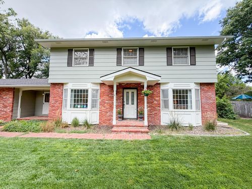 4 Hickory Ct, Newton, KS, 67114-6306 | Card Image