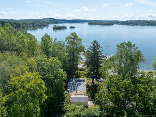 2 Raymond Rd, East Hampton, CT, 06424-1338 | Card Image