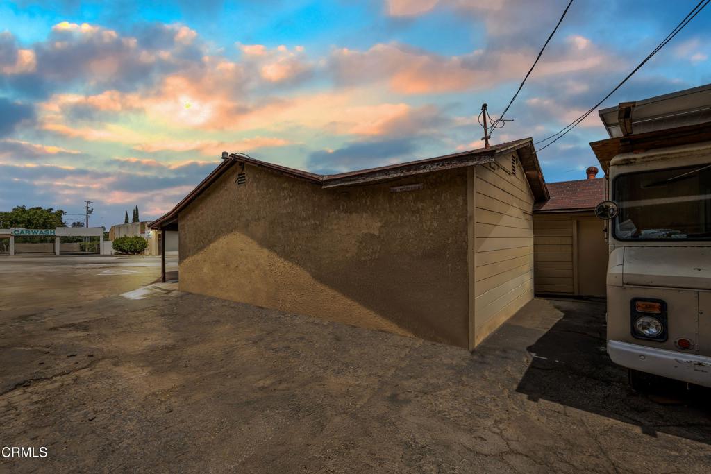 Commercial Sale in Oak View 5