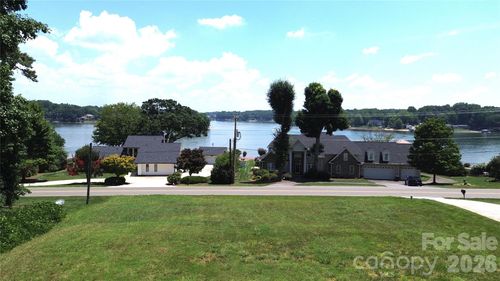 182 Wilson Lake Road, Mooresville, NC, 28117 | Card Image