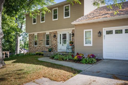 163 Hickory Ct, Oregon, WI, 53575-1346 | Card Image