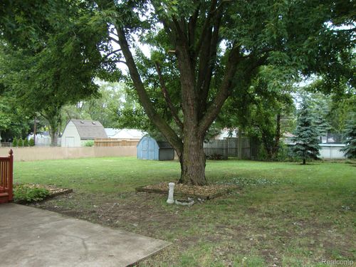 47780 Frederick Rd, Shelby Twp, MI, 48317-2814 | Card Image
