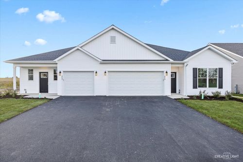 530 S Preston St, Cortland, IL, 60112-4402 | Card Image