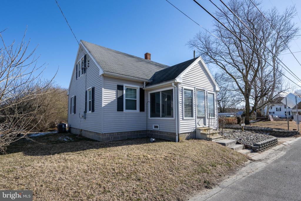 Residential in FRANKFORD 2