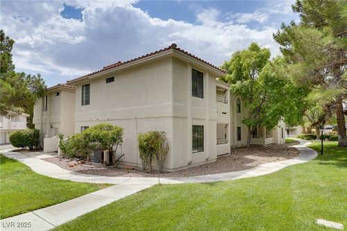 202-2633 S Durango Dr, Las Vegas, NV, 89117-2884 | Card Image