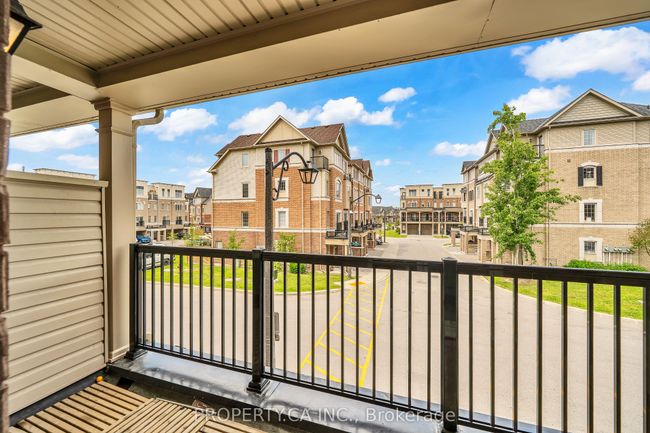2564 Rosedrop Path, Condo with 4 bedrooms, 3 bathrooms and 1 parking in Oshawa ON | Image 12