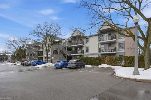 315-2040 Cleaver Ave, Burlington, ON, L7M4C4 | Card Image