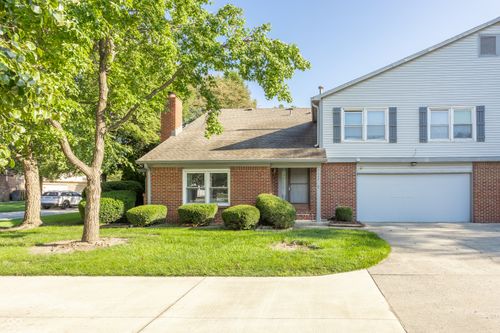 7547 Farm View Cir E, Indianapolis, IN, 46256-1994 | Card Image