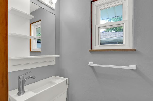 2220 E 7 Th St, House other with 2 bedrooms, 2 bathrooms and null parking in Anderson IN | Image 24