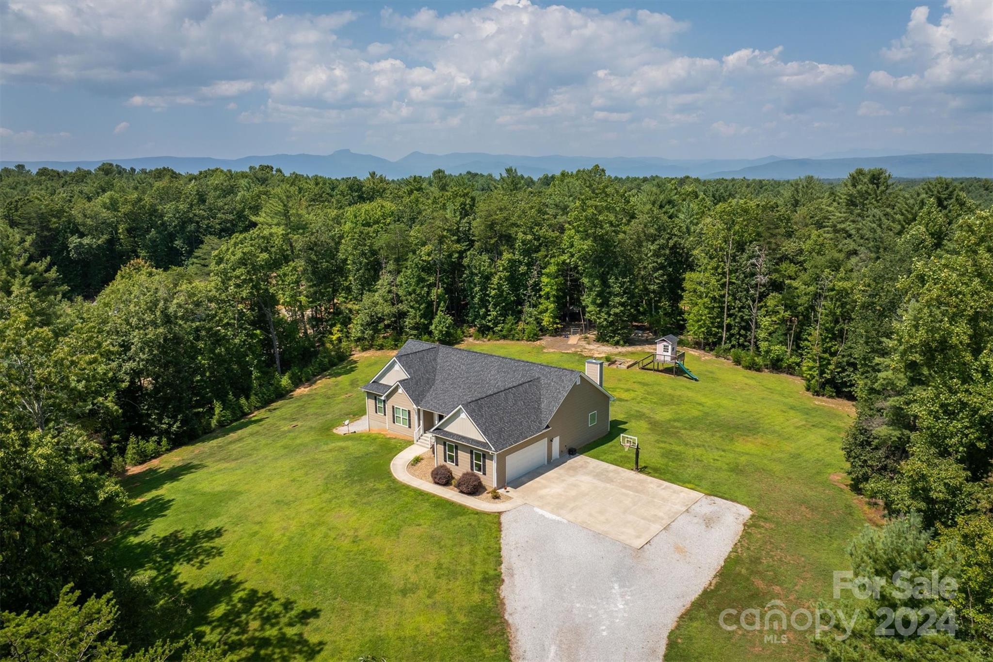 Ferngully Dr, Morganton, NC 28655