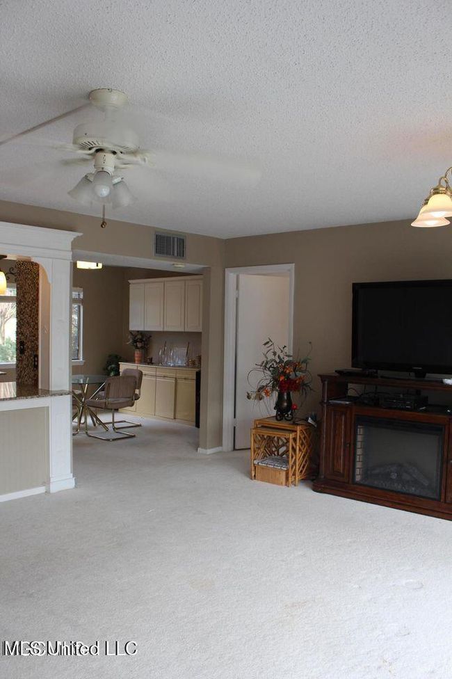 156 lanai 12 | Image 45