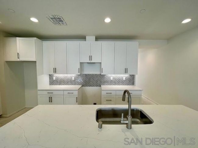7825 Cypress Dr, Townhouse with 3 bedrooms, 3 bathrooms and 2 parking in Santee CA | Image 5