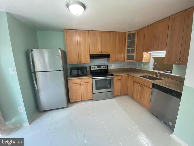 5512 Cheshire Meadows Way, Townhouse with 3 bedrooms, 4 bathrooms and null parking in FAIRFAX VA | Image 4