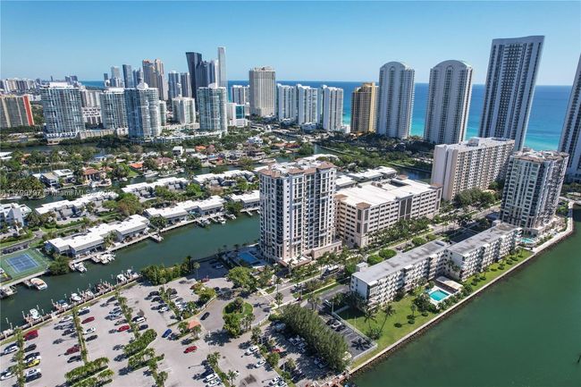 APT-403 - 220 Kings Point Dr, Condo with 1 bedrooms, 1 bathrooms and null parking in Sunny Isles Beach FL | Image 28