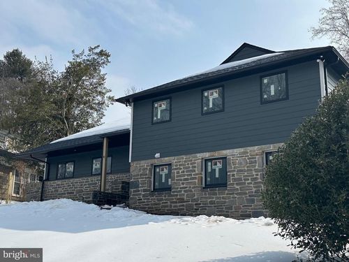 713 Woodfield Rd, VILLANOVA, PA, 19085-1823 | Card Image