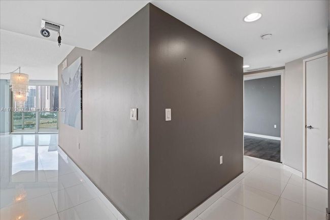 UNIT-1202 - 200 Sunny Isles Blvd, Condo with 3 bedrooms, 2 bathrooms and null parking in Sunny Isles Beach FL | Image 21