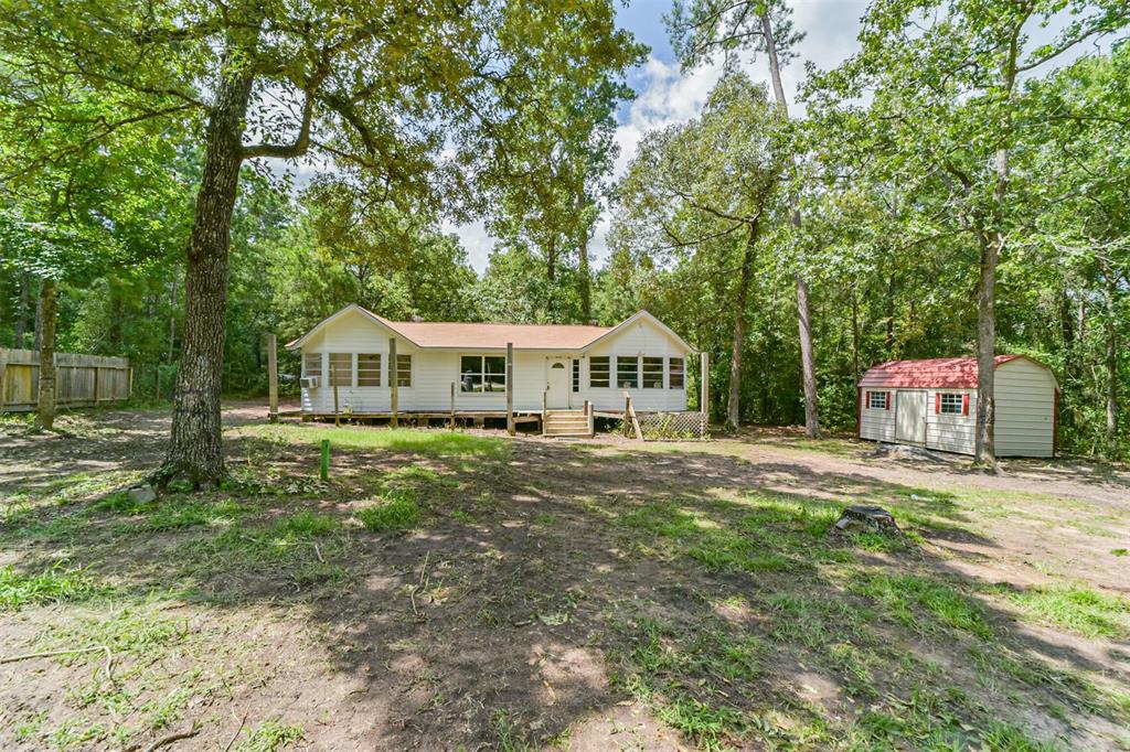 Hall Dr, Montgomery, TX 77316
