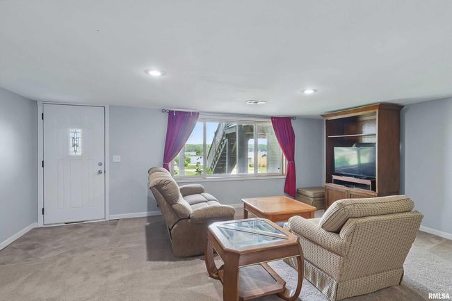 21704 283 Rd Ave, House other with 4 bedrooms, 3 bathrooms and null parking in Le Claire IA | Image 39