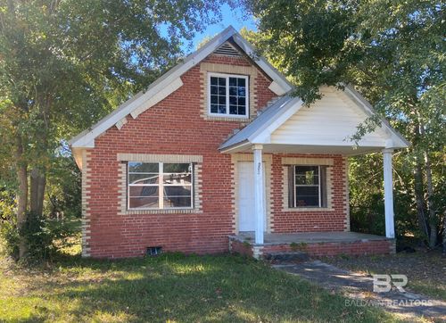 303 N Trammell St, Atmore, AL, 36502-1727 | Card Image