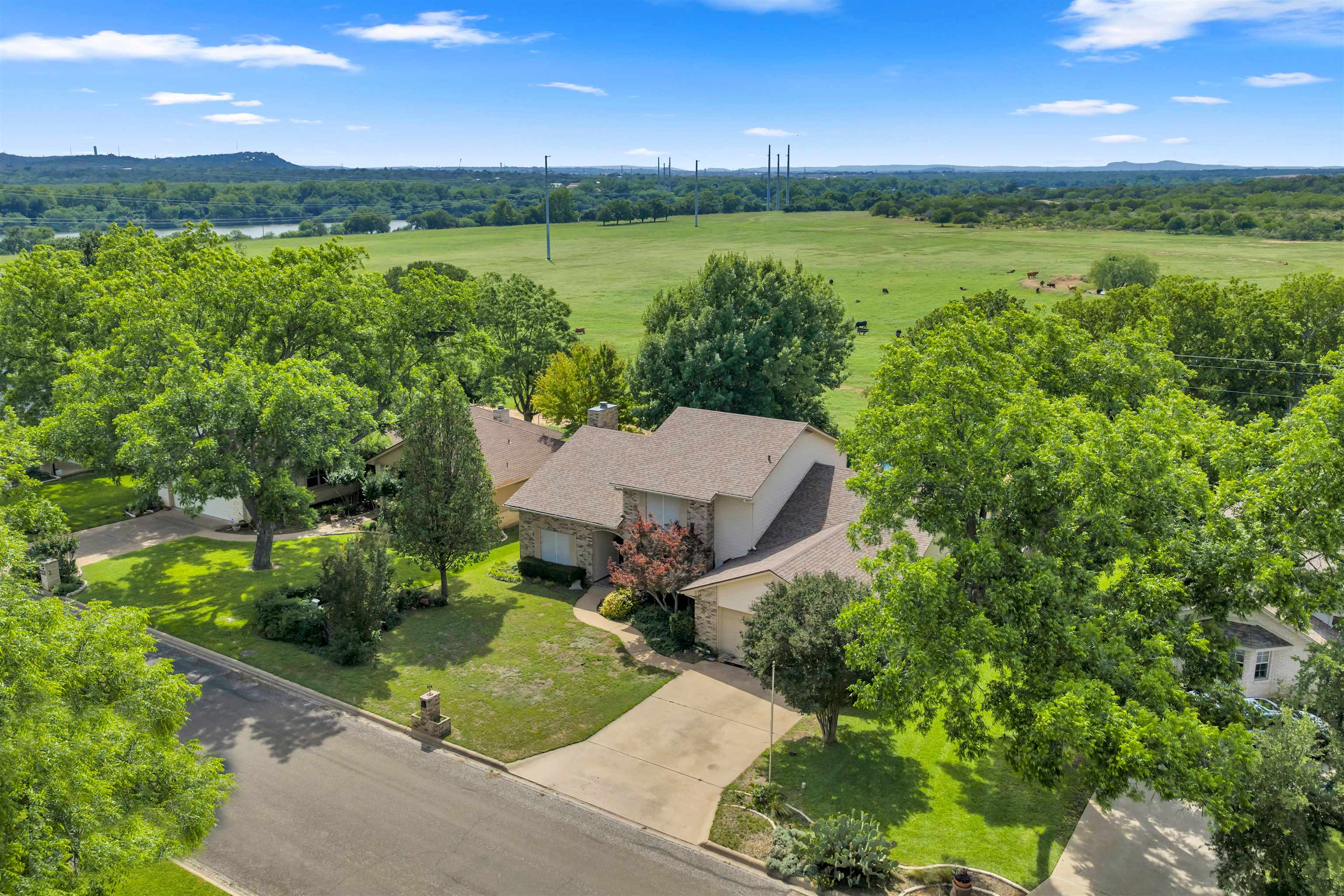 Residential in Meadowlakes 4