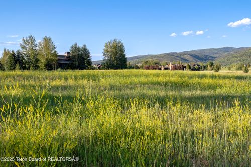 37 Springs Pkwy, Victor, ID, 83455-5431 | Card Image