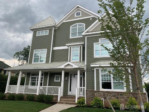 129 Green St, WOODBRIDGE, NJ, 07095-2910 | Card Image