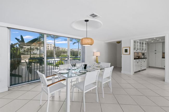 APT-112 - 2780 S Ocean Blvd, Condo with 2 bedrooms, 2 bathrooms and null parking in Palm Beach FL | Image 5