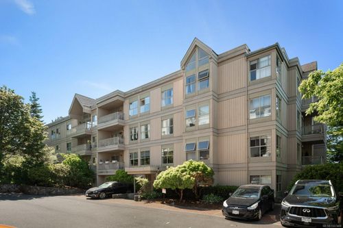 203-3363 Glasgow Ave, Saanich, BC, V8X1M5 | Card Image