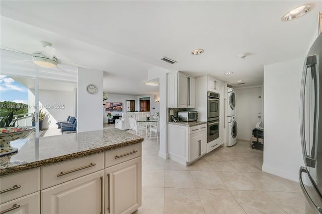 APT-5H - 609 Ocean Dr, Condo with 2 bedrooms, 2 bathrooms and null parking in Key Biscayne FL | Image 12