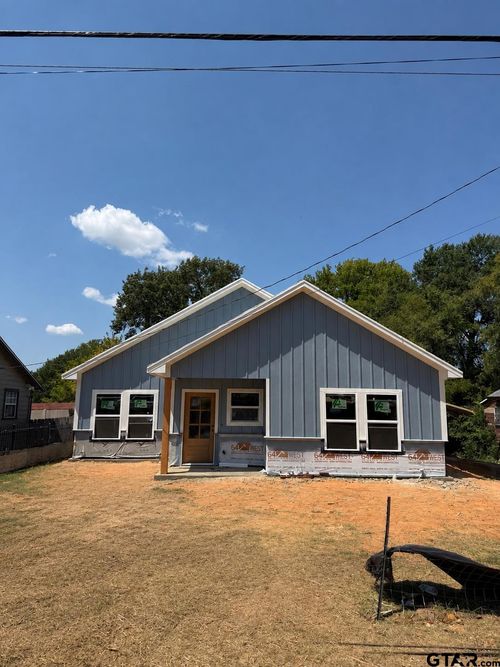 2120 N Gaston Ave, Tyler, TX, 75702-3032 | Card Image