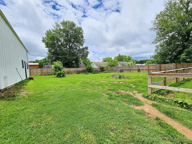 1306 E Shawnee St, House other with 3 bedrooms, 2 bathrooms and null parking in Tahlequah OK | Image 37