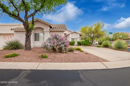1497 W Carmel Pointe Dr, Oro Valley, AZ, 85737-7092 | Card Image