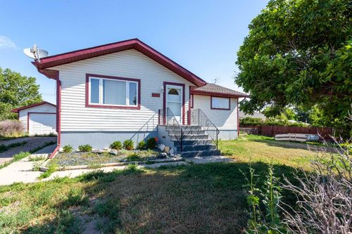 112 Railway Ave W, Schuler, AB, T0J3B0 | Card Image