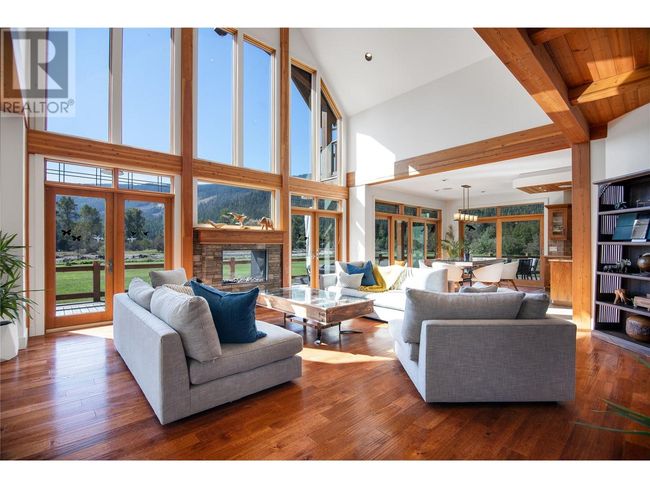2388 Lawrence Rd, House other with 3 bedrooms, 3 bathrooms and 20 parking in Lumby BC | Image 18