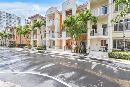 2704 Ne 184th Ter, Aventura, FL, 33160 | Card Image