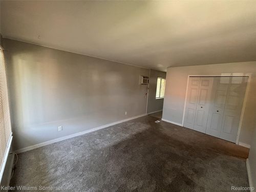 4072 Agnes Ave, Lincoln Park, MI, 48146-3750 | Card Image