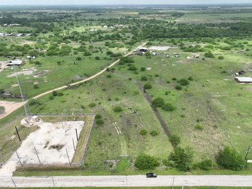3507 Oil Field Road, Bellville, TX, 77418 | Card Image