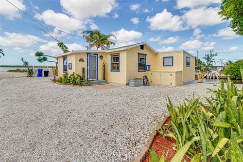 2662 Coco Plum Dr, MATLACHA, FL, 33993-9711 | Card Image