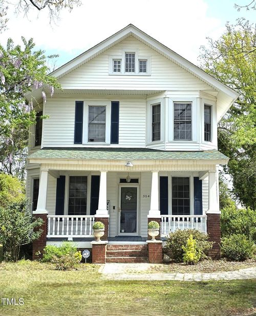 304 N Railroad St, Elm City, NC, 27822-9510 | Card Image