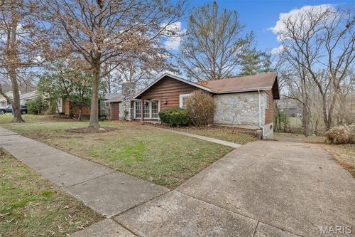 807 Garonne Dr, Manchester, MO, 63021-5604 | Card Image