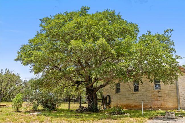 23809 Oscar Rd, House other with 3 bedrooms, 2 bathrooms and null parking in Spicewood TX | Image 13