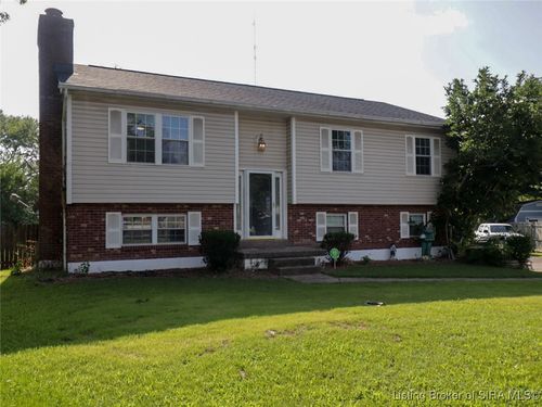 623 Millwood Pl, Clarksville, IN, 47129-1223 | Card Image