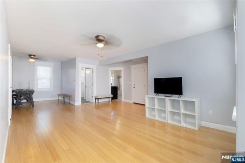 2-617 Washington Ave, Belleville, NJ, 07109-2819 | Card Image