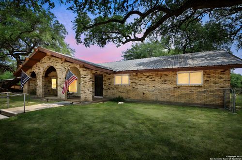 102 Southgate Dr, Pleasanton, TX, 78064-1537 | Card Image