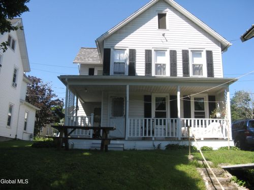 31 Pleasant St, Voorheesville, NY, 12186-9722 | Card Image