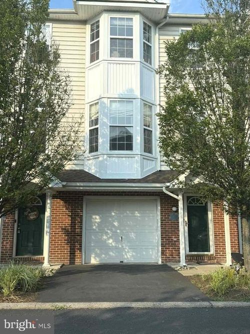 35-35 Cameron Ct, ROYERSFORD, PA, 19468-2264 | Card Image